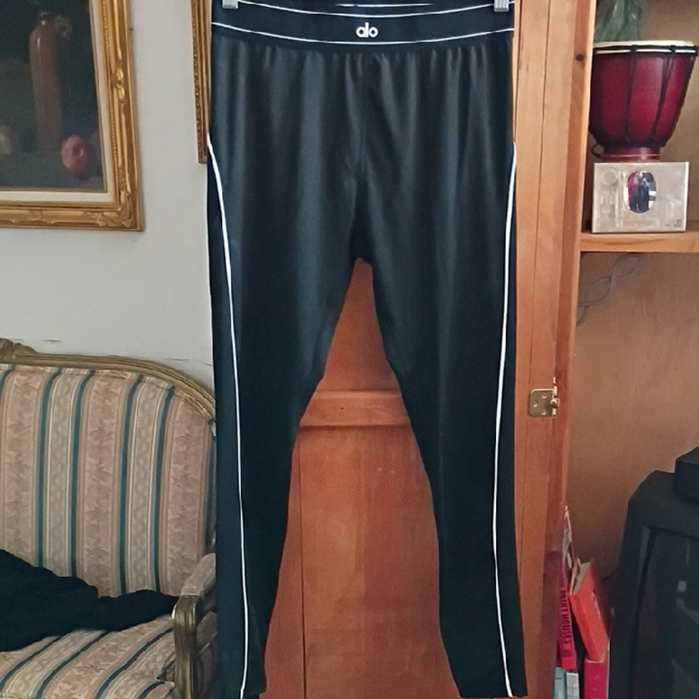 ALO Yoga Airlift Suit Up Leggings